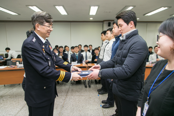 ▲ 4일 중부서 방문한 이상식 부산경찰청장ⓒ부산경찰청