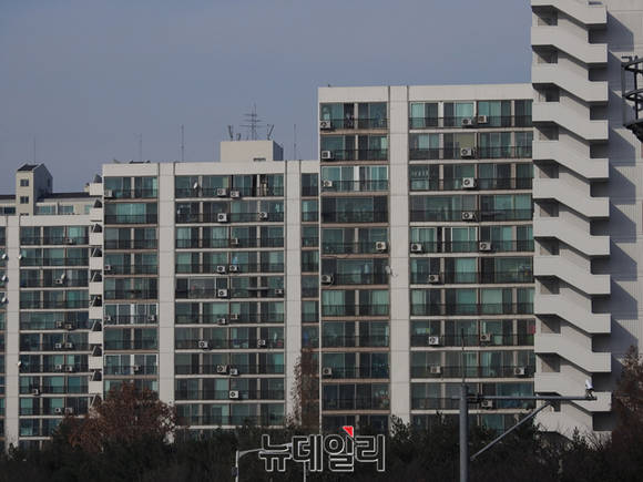 ▲ 서울 아파트 매맷값이 보합세를 이어가고 있다. 사진은 수도권의 아파트 모습.ⓒ뉴데일리