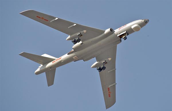 ▲ 中인민해방군이 북한 국경과 1,000km 떨어진 내몽골 후룬베이얼 기지에 배치한 H-6와 같은 종류의 폭격기. 舊소련의 Tu-16을 개량한 폭격기다. ⓒ위키피디아 공개사진.