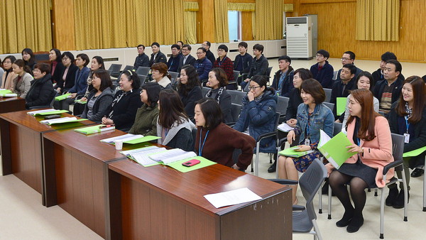 ▲ 제천시 공무원 합창단이 연습을 하고 있는 모습ⓒ제천시