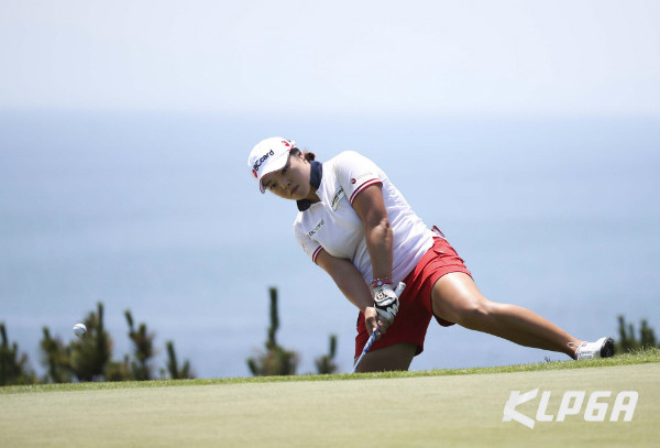▲ 골프선수 장하나가 온그린을 시도하고 있는 모습(자료사진). ⓒ뉴시스 사진DB