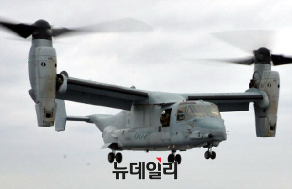 ▲ 007 제임스본드‥미해병 '오스프리' 타고 한반도 출동?. 뉴질랜드이 탈 미해병대 오스프리 항공기 측면에 007로고가 이채롭다.ⓒ해군