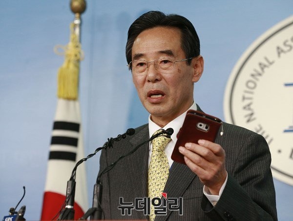 ▲ 더불어민주당 홍창선 공천관리위원장은 11일 MBC 라디오 〈신동호의 시선집중〉에 출연해 컷오프가 근거와 이유를 가지고 진행됐다고 설명했다.ⓒ뉴데일리 이종현 기자