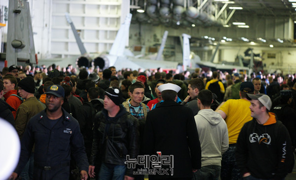 ▲ 부산에 입항에 외출 준비중인 美해군 ⓒ 뉴데일리 정상윤