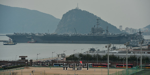 ▲ 부산에 입항에 외출 준비중인 美해군 ⓒ 뉴데일리 정상윤