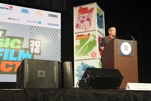 ▲ 국내에도 알려진 베스트셀러 작가 러시코프ⓒ뉴데일리경제