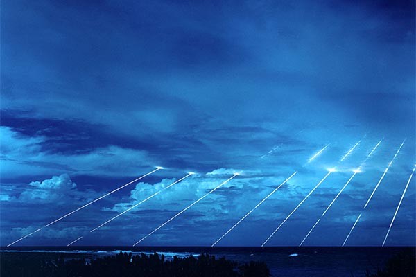 ▲ 美대륙간 탄도탄(ICBM) '피스키퍼'의 MIRV 발사 시험 장면. ⓒ위키피디아 공개 사진-美국방부