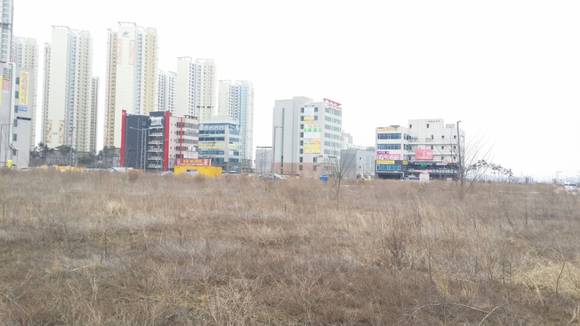 ▲ 하늘도시 내 아직 개발이 진행되지 않은 공터.ⓒ뉴데일리경제