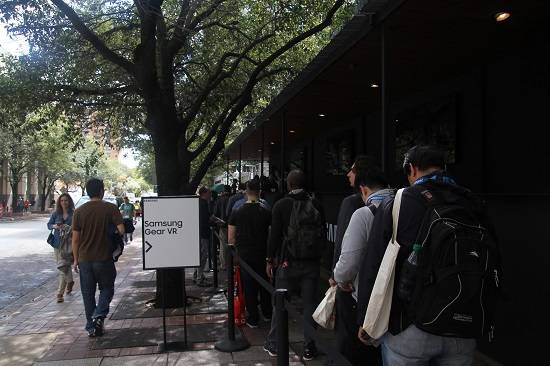 ▲ 삼성은 SXSW 공식 후원사다. 오스틴에서 삼성 갤럭시 체험관의 인기는 구글 애플을 압도하고 있다. ⓒ뉴데일리경제