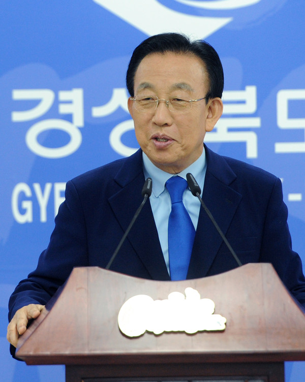 ▲ 김관용 경북도지사가 16일 도청 브리핑룸에서 박근혜 대통령의 경북방문 이후 각종 사업들에 대한 입장을 밝히고 있다.ⓒ경북도 제공