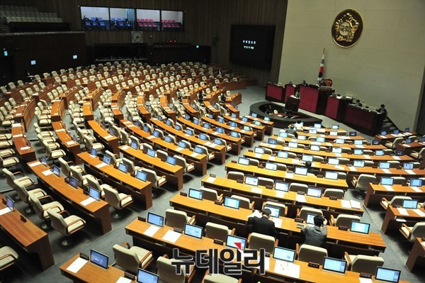 ▲ 20대 총선을 앞두고 '여론조사 역선택 유도행위'가 이뤄지고 있다는 주장이 18일 제기됐다. ⓒ뉴데일리 DB