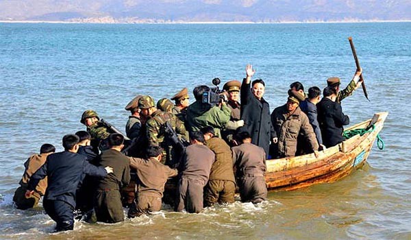 ▲ 북한이 동해안을 통한 기습상륙작전을 벌였을 때 김정은이 직접 겪게 될 '철수작전'. ⓒ北선전매체 화면캡쳐