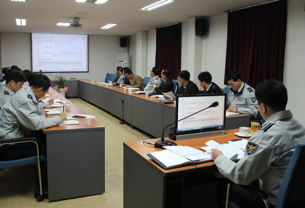 ▲ 단양경찰서가 오지용 서장 주재로 치안종합성과 향상회의를 하고 있다ⓒ단양경찰서