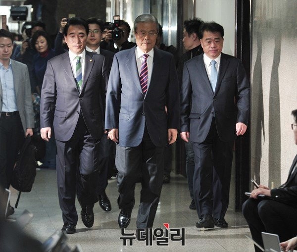 ▲ 더불어민주당 김종인 대표가 지난 20일, 중앙위원회 파행이후 좀처럼 사퇴의사를 철회하지 않고 있다. 그는 오후 2시 기자회견에서 거취를 문제를 정리할 것으로 전해졌다. ⓒ뉴데일리 이종현 기자