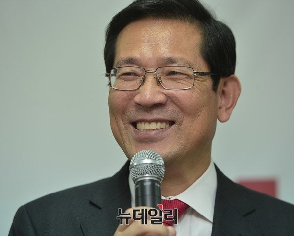 ▲ 새누리당 박선규 서울 영등포구갑 당협위원장이 한 여론조사에서 더불어민주당 김영주 의원을 6.4%p 가량 앞서는 것으로 나타났다. ⓒ뉴데일리 정상윤 기자