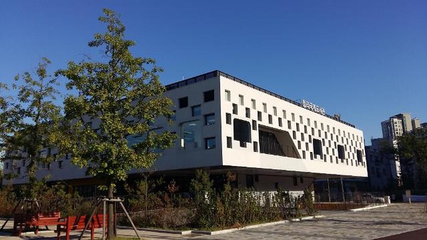 ▲ 인천광역시 서구에 위치한 청라국제도서관