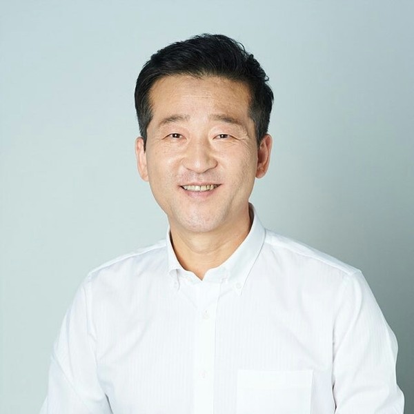 ▲ 더불어민주당 최명길 전 공보특보는 서울 송파을에 전략공천됐다. 그는 대전 유성에서 예비후보로 활동했지만 경선에서 패했다. 당 지도부가 그를 높이 평가해 송파을로 재배치한 것으로 알려졌다. ⓒ더불어민주당 최명길 캠프 페이스북 화면 캡처