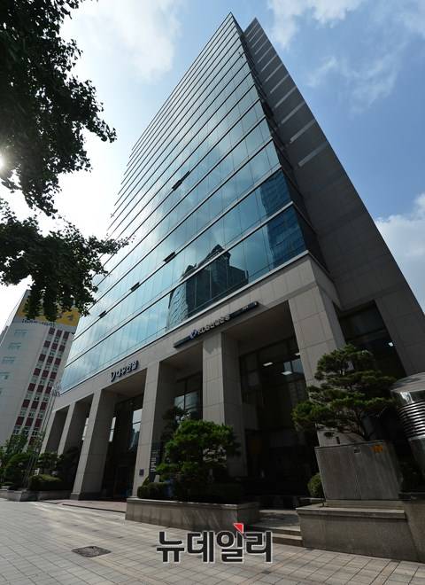 ▲ 대우건설이 25일 사옥에서 주주총회를 열었다. 사진은 대우건설 사옥 모습.ⓒ뉴데일리