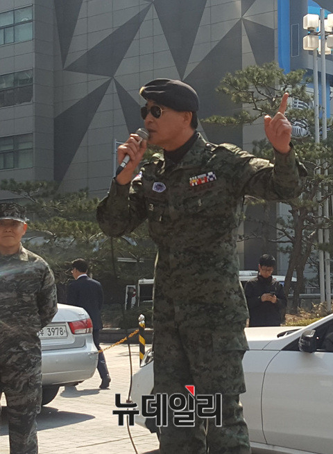 ▲ 이날 고엽제전우회는 세월호 특조위가 반정부 활동, 대통령 음해 등을 일삼는 등 일탈과 월권이 도를 넘고 있다고 지적했다.  ⓒ 뉴데일리 유경표 기자