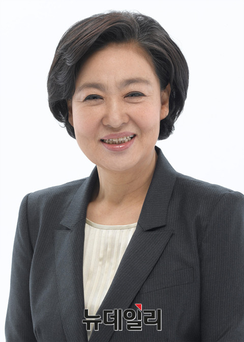 ▲ 서울 송파을에 무소속으로 출마하는 김영순 후보. 그는 보수후보이지만 1번이 아닌 5번을 달고 오는 4.13 총선에 나선다. ⓒ뉴데일리 DB