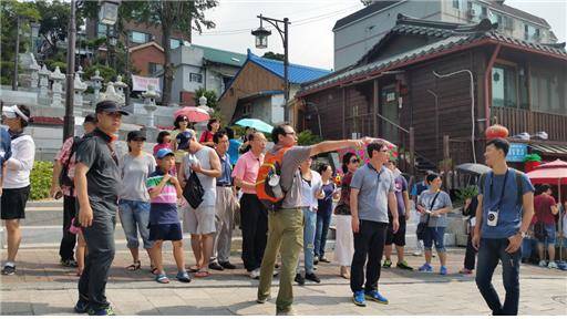 ▲ 인천시가 진행하는 역사문화 탐방 프로그램 자료사진. ⓒ 인천시 제공