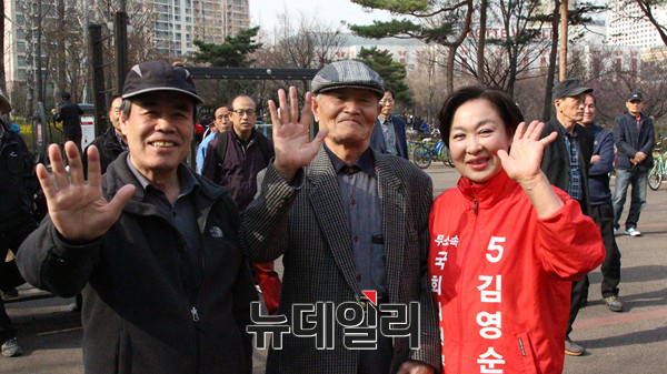 ▲ 오는 4.13 총선에 무소속으로 출마를 선언한 김영순 후보. 서울 송파을은 새누리당이 후보를 내지 않았다. 이에 보수 후보들이 무소속으로 출마한 상태다. ⓒ뉴데일리 DB