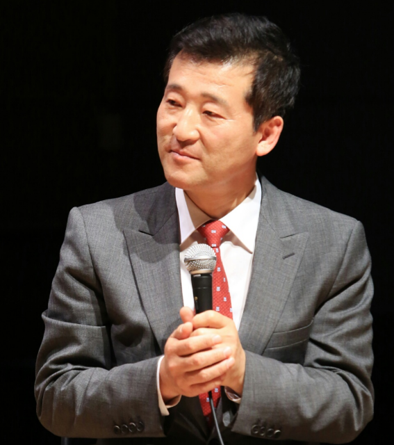 ▲ 오는 4.13 총선에서 서울 송파을 지역에 더불어민주당 후보로 출마하는 최명길 전 MBC 앵커측은 "아직 특별한 전략보다는 밑바닥부터 파고들고 있다"면서도 "다음 주 중에는 다를 것"이라며 격전을 예고했다. ⓒ최명길 후보 블로그 캡처