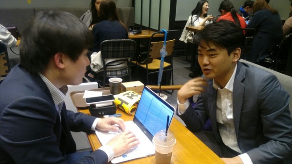 ▲ 기자가 동대문구갑을 취재하던 도중 정의당 오정빈 후보를 우연히 만났다. 즉석 인터뷰 요청에 오 후보는 흔쾌히 승낙했다. ⓒ오정빈 후보 측 제공