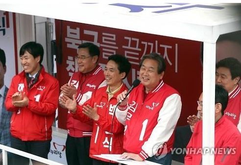 ▲ 지난 3일 김무성 새누리당 대표는 부산의 북강서갑,사상,사하갑,남구을 등의 지역구를 찾아 새누리 후보 선거지원사격에 나섰다ⓒ사진=연합뉴스