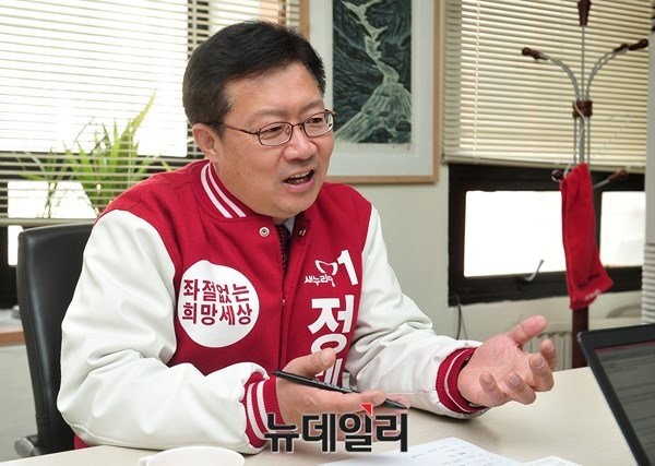 ▲ 4·13총선 서울 성북갑에 출마하는 새누리당 정태근 후보. 최근 여론조사에서 더불어민주당 유승희 후보를 앞선 것으로 나타났다. ⓒ뉴데일리 이종현 기자