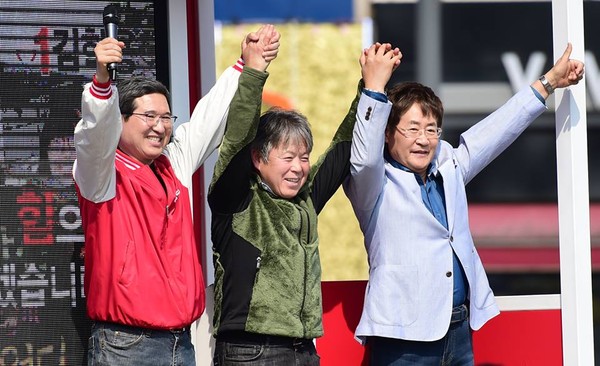 ▲ 새누리당 김학용 안성 후보와 산악인 엄홍길(가운데), 가수 윤형주.  ⓒ 김학용 후보 블로그