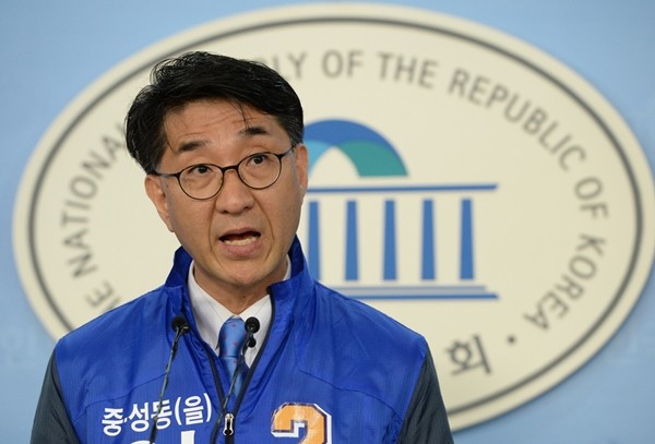 ▲ 더불어민주당 이지수 후보측은 야권단일화 경선방식에 여론조사와 함께 배심원제가 필요하다는 입장이다. ⓒ뉴시스 DB