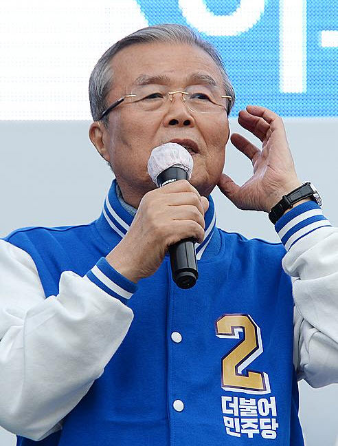 ▲ 더민주 김종인 대표가 제천을 방문해 이후삼 후보 지지를 호소하고 있다ⓒ이후삼 후보 선거사무소