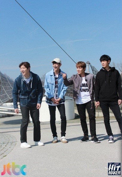 ▲ Olympiapark München(뮌헨 올림피아파크)에서 짚라인과 루프클라이밍을 타기 위해 대기 중인 히트메이커 출연진.