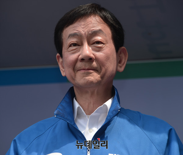 ▲ 13일 제20대 총선 출구조사 결과 더민주 진영 용산구 후보가 43.7%로 새누리 황춘자 후보를 앞서고 있다. ⓒ 뉴데일리