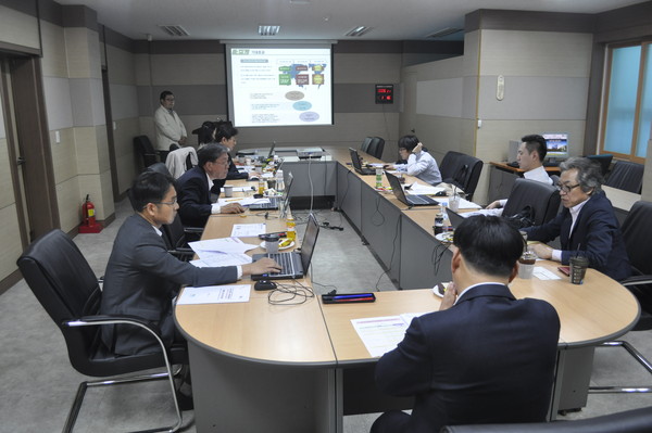 ▲ 청주상공회의소 충북지식재산센터가 15일 도내 중소기업 디자인 개발 지원사업 운영회의를 열고있다.ⓒ청주상공회의소