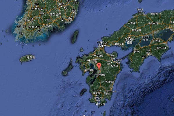 ▲ 지난 14일 밤과 16일 새벽 지진이 일어난 규슈 섬 구마모토 지역의 위치. 한국 남동쪽 연안과 불과 3~400km 떨어져 있다. ⓒ구글어스 위성지도 캡쳐