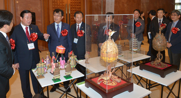 ▲ ‘충남의 미(美) 백제의 오늘’ 전시회가 18일 막을 올렸다.ⓒ충남도