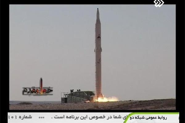 ▲ 이스라엘 과학자 '탈 인바르'가 북한의 최신 고체연료 로켓과 동일한 엔진을 쓴다고 지목한 이란 혁명수비대의 '세질' 탄도 미사일 발사장면. ⓒ이란 관영매체 화면 캡쳐