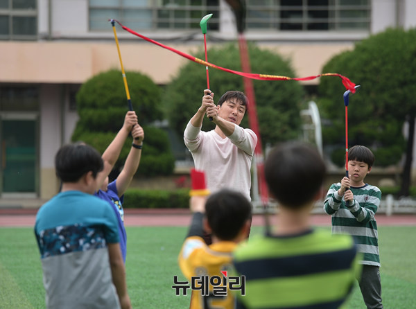 ▲ 40명의 학생들이 3개 조로 나뉘어 다양한 수업을 한다. ⓒ 뉴데일리 정상윤