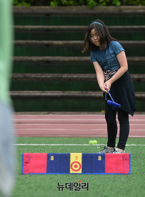 ▲ 수업이 시작되자 집중한 아이들 ⓒ 뉴데일리 정상윤