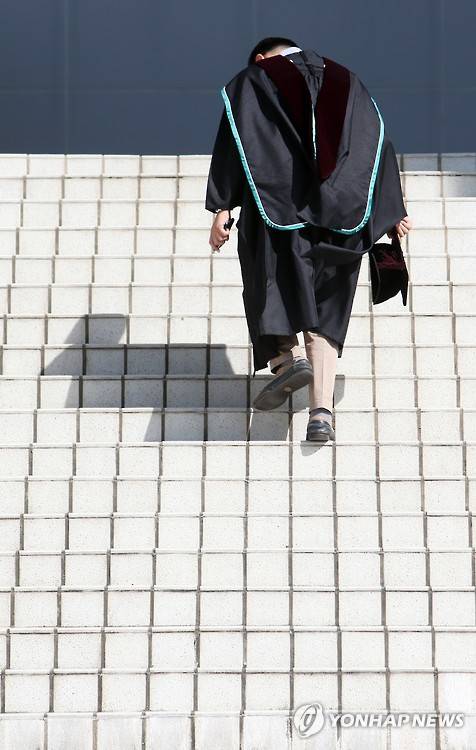 ▲ 대학원대학의 입학금이 사용 기준에 따라 제각각인 것으로 나타났다. 국제영어대학원대학교의 경우 가장 비싼 입학금을 챙겼고 일부 대학원대학은 입학금을 받지 않았다. ⓒ연합뉴스