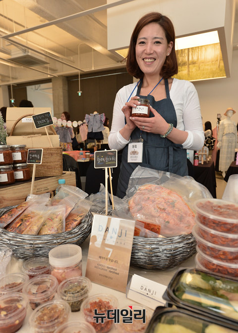 ▲ 바자회에 참석한 밑반찬 업체 '단지'. ⓒ 뉴데일리 정상윤