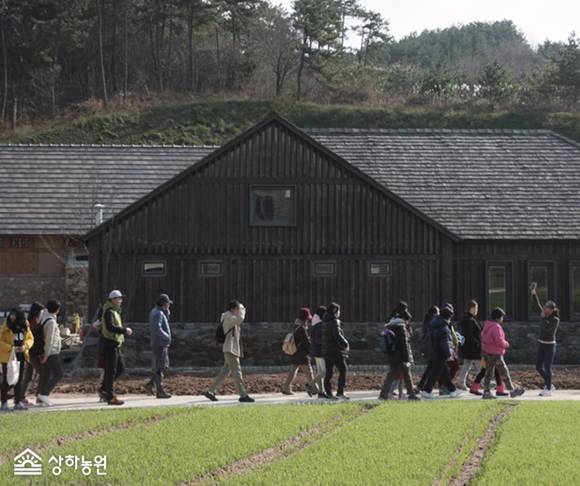 ▲ 관광객들이 상하농원을 구경하고 있다. ⓒ상하농원