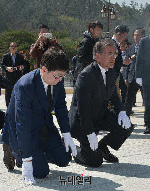 ▲ 더불어민주당 문재인 전 대표는 김종인 대표에 경선에 나갈지 의중을 물은 것으로 알려졌다. 합의추대는 어렵다는 취지로 풀이된다. ⓒ뉴데일리 이종현 기자