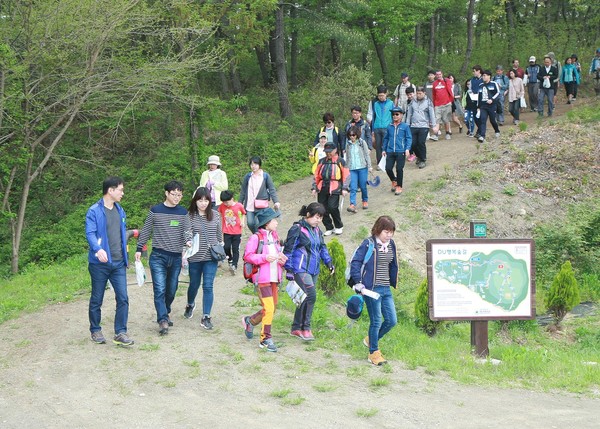▲ 대구대에서 열린 개교 60주년 기념 트래킹 장면.ⓒ대구대 제공