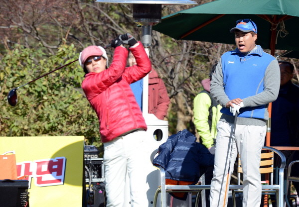 ▲ 박근혜 대통령이 26일 공직자 골프 금지령에 관해 재고를 시사하고, 정치권도 이에 동조하고 나섬에 따라 정권 후반기 완전 골프 해금이 이뤄질지 관심이 쏠린다. 사진은 기사 내의 특정 내용과 관련 없다. ⓒ뉴시스 사진DB