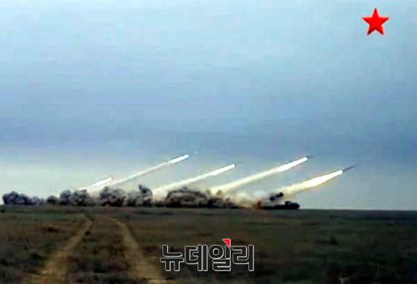 ▲ 러시군의 방사포훈련 모습(자료사진).ⓒ유튜브 화면 캡쳐