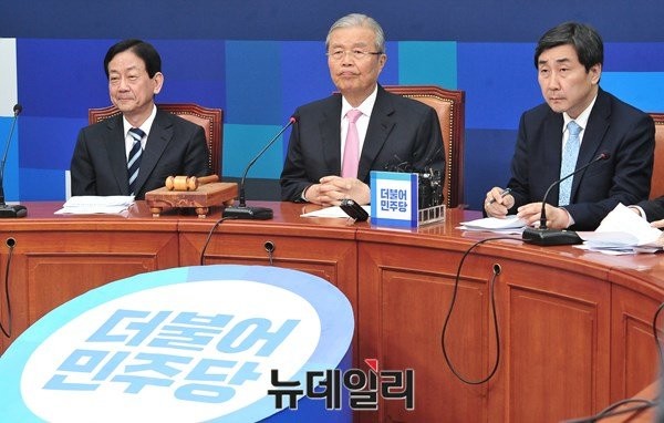 ▲ 더불어민주당은 27일 당선자-당무위원 연석회의를 내달 3일 열고 논란이 이어지는 전당대회 시기를 결정하기로 밝혔다. ⓒ뉴데일리 이종현 기자