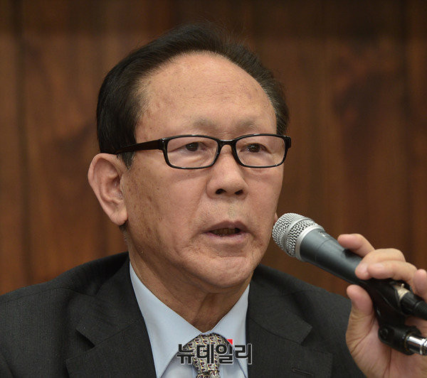 ▲ 토론회 사회를 맡은 북한민주화위원회 홍순경 위원장. ⓒ뉴데일리 정상윤 기자